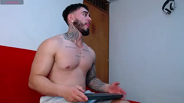 Snapshot of tommyblessd1 chatting on September 28, 2025, 6:19 am tommyblessd1 online show from September 28, 2025, 6:19 am