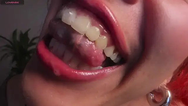 Snapshot of bri_von_dhara__ chatting on October 14, 2025, 1:56 pm bri von dhara online show from October 14, 2025, 1:56 pm