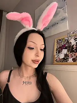 Snapshot of Lina_Thornton_ chatting on April 4, 2026, 7:55 pm Lina Thornton online show from April 4, 2026, 7:55 pm