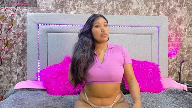 Snapshot of SharaRous chatting on September 23, 2025, 1:25 pm SharaRous online show from September 23, 2025, 1:25 pm