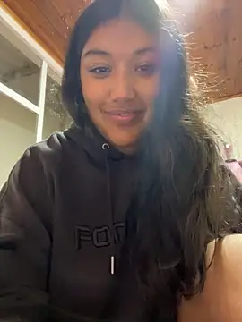 Snapshot of SharaRous chatting on October 7, 2025, 1:25 am SharaRous online show from October 7, 2025, 1:25 am