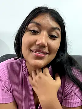 Snapshot of SharaRous chatting on October 11, 2025, 12:26 pm SharaRous online show from October 11, 2025, 12:26 pm