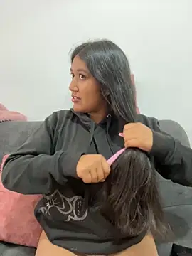 Snapshot of SharaRous chatting on October 20, 2025, 11:54 am SharaRous online show from October 20, 2025, 11:54 am