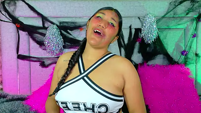 Snapshot of SharaRous chatting on October 31, 2025, 12:50 pm SharaRous online show from October 31, 2025, 12:50 pm