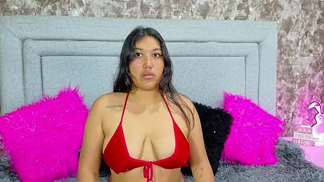 Snapshot of SharaRous chatting on December 1, 2025, 11:59 am SharaRous online show from December 1, 2025, 11:59 am