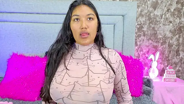 Snapshot of SharaRous chatting on December 3, 2025, 11:52 am SharaRous online show from December 3, 2025, 11:52 am