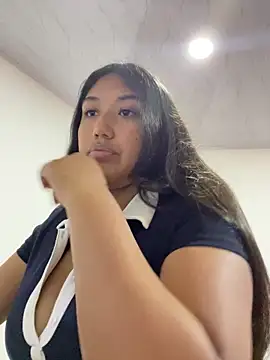 Snapshot of SharaRous chatting on December 14, 2025, 1:00 am SharaRous online show from December 14, 2025, 1:00 am