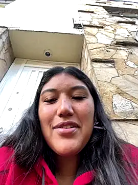 Snapshot of SharaRous chatting on December 15, 2025, 11:58 am SharaRous online show from December 15, 2025, 11:58 am