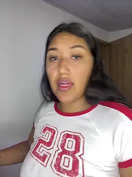 Snapshot of SharaRous chatting on December 20, 2025, 12:40 am SharaRous online show from December 20, 2025, 12:40 am