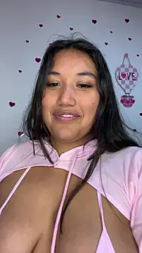 Snapshot of SharaRous chatting on February 14, 2026, 5:48 am SharaRous online show from February 14, 2026, 5:48 am