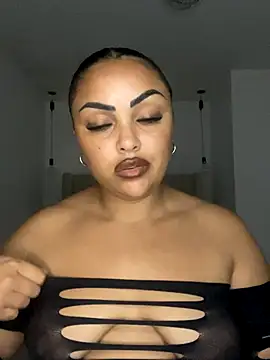 Snapshot of Scarlett-xox chatting on September 8, 2025, 10:20 pm Scarlett-xox online show from September 8, 2025, 10:20 pm