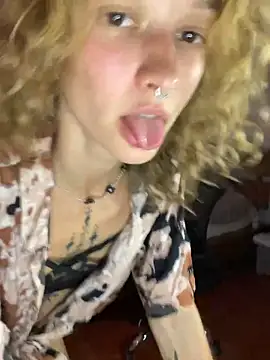 Snapshot of __grace__ chatting on March 3, 2026, 10:32 am grace online show from March 3, 2026, 10:32 am