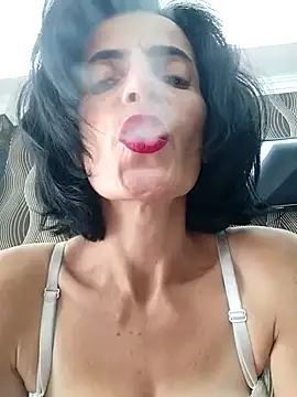 Gecenin Kralicesi online show from October 23, 2025, 11:42 am