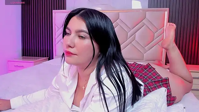 Snapshot of MiaaFarrel chatting on September 27, 2025, 7:08 pm MiaaFarrel online show from September 27, 2025, 7:08 pm