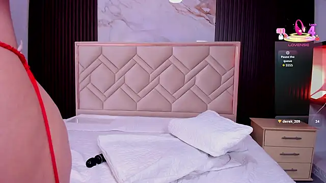 Snapshot of MiaaFarrel chatting on October 29, 2025, 2:14 am MiaaFarrel online show from October 29, 2025, 2:14 am