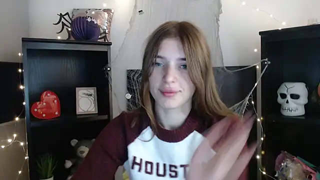 Snapshot of JuiceLips__ chatting on November 7, 2025, 8:14 am JuiceLips online show from November 7, 2025, 8:14 am