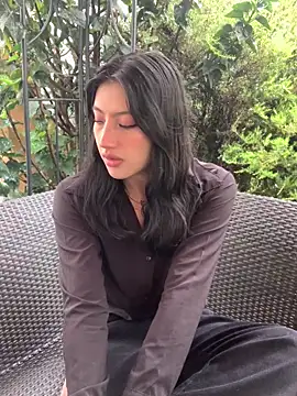 KloePink  online show from October 7, 2025, 11:51 am