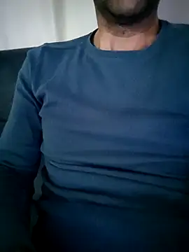 Snapshot of fearleass chatting on October 20, 2025, 8:20 pm fearleass online show from October 20, 2025, 8:20 pm