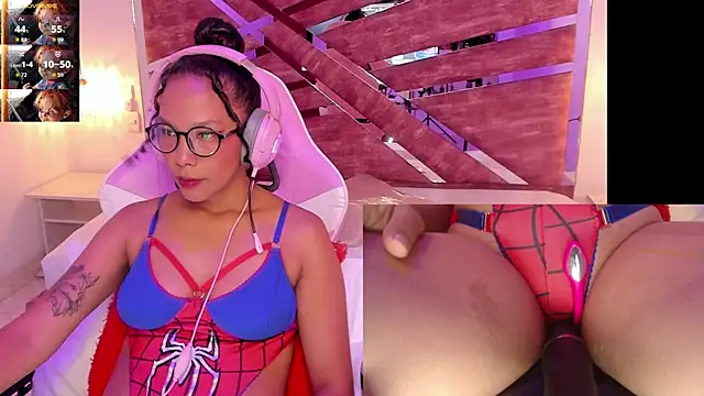 NovaLyn online show from October 25, 2025, 4:31 am