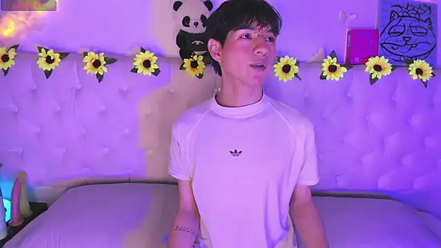 AleAurarashi online show from February 19, 2026, 7:48 am