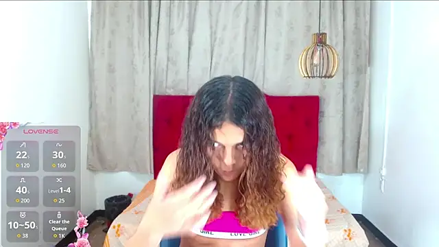 luisa  torres online show from October 24, 2025, 3:14 am