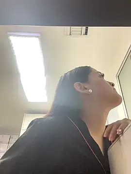 Snapshot of marianm29 chatting on November 10, 2025, 1:43 pm marianm29 online show from November 10, 2025, 1:43 pm