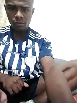 Snapshot of _yefez chatting on October 14, 2025, 12:33 am yefez online show from October 14, 2025, 12:33 am