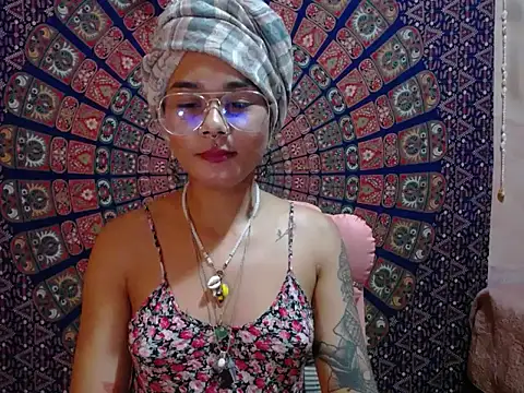 Snapshot of Delliriummm chatting on March 6, 2026, 8:44 am Delliriummm online show from March 6, 2026, 8:44 am