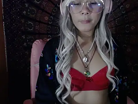 Snapshot of Delliriummm chatting on March 15, 2026, 6:30 am Delliriummm online show from March 15, 2026, 6:30 am