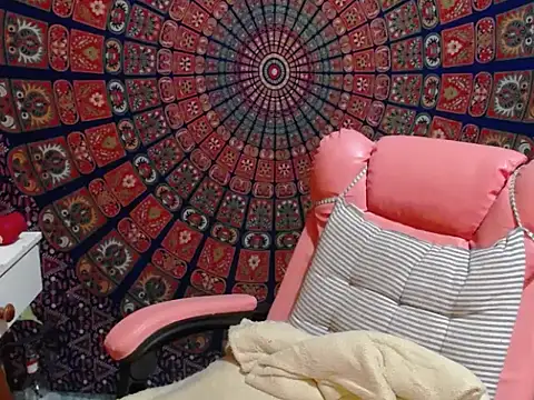 Snapshot of Delliriummm chatting on March 17, 2026, 4:50 am Delliriummm online show from March 17, 2026, 4:50 am