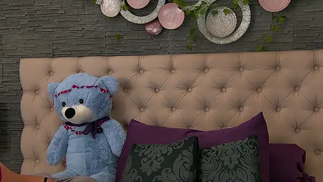 VannyFoxx online show from March 4, 2026, 3:07 pm