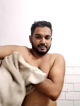 Snapshot of avi007p chatting on October 7, 2025, 6:05 pm avi007p online show from October 7, 2025, 6:05 pm