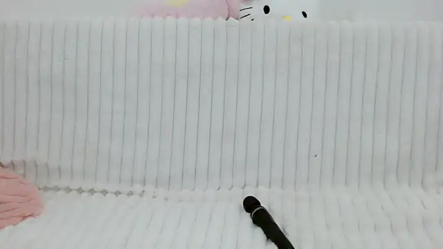 Emmahahaha17 online show from March 1, 2026, 2:52 pm