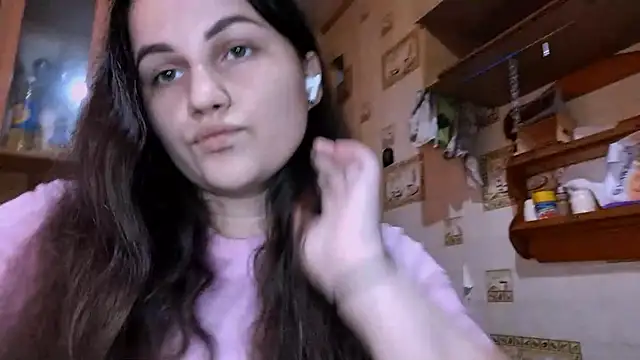 Snapshot of DierdreCousineau chatting on October 25, 2025, 10:12 am DierdreCousineau online show from October 25, 2025, 10:12 am