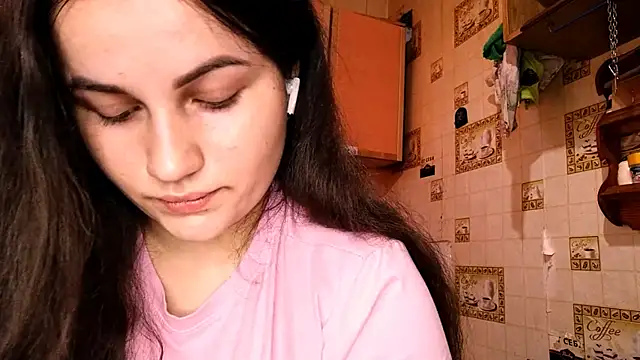 Snapshot of DierdreCousineau chatting on November 1, 2025, 10:06 am DierdreCousineau online show from November 1, 2025, 10:06 am