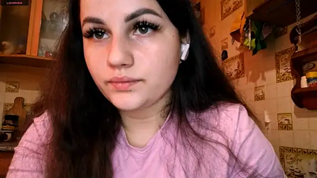 Snapshot of DierdreCousineau chatting on November 16, 2025, 10:21 am DierdreCousineau online show from November 16, 2025, 10:21 am