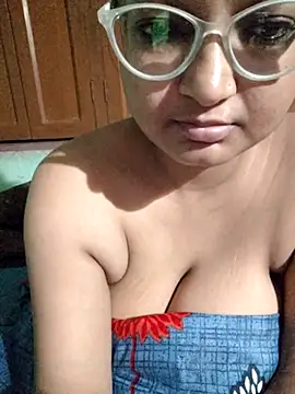 Lovebites0 online show from September 28, 2025, 9:31 pm