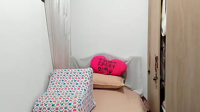 Isbettyche online show from November 21, 2025, 11:25 pm