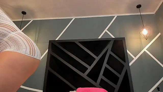 Alana cox  online show from October 7, 2025, 11:24 pm