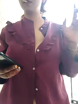 Snapshot of Love_birdss69 chatting on October 28, 2025, 9:02 am Love birdss69 online show from October 28, 2025, 9:02 am