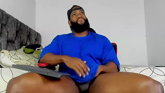 Snapshot of james_musclebbc chatting on October 10, 2025, 12:48 pm james musclebbc online show from October 10, 2025, 12:48 pm