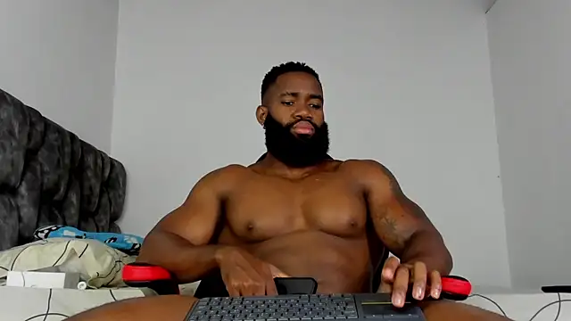 Snapshot of james_musclebbc chatting on February 15, 2026, 5:20 pm james musclebbc online show from February 15, 2026, 5:20 pm