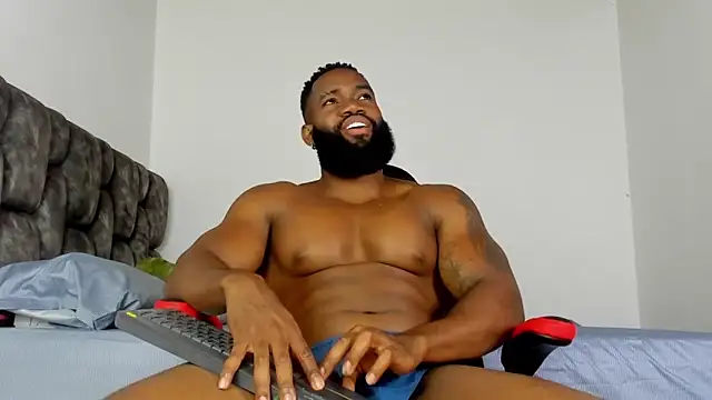 Snapshot of james_musclebbc chatting on February 18, 2026, 12:06 am james musclebbc online show from February 18, 2026, 12:06 am