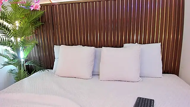 Roxie-NS online show from January 9, 2026, 12:19 pm