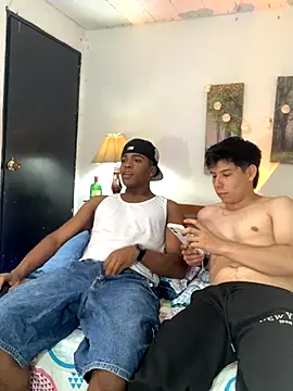 Snapshot of DEMOND_333 chatting on November 5, 2025, 3:06 am DEMOND 333 online show from November 5, 2025, 3:06 am