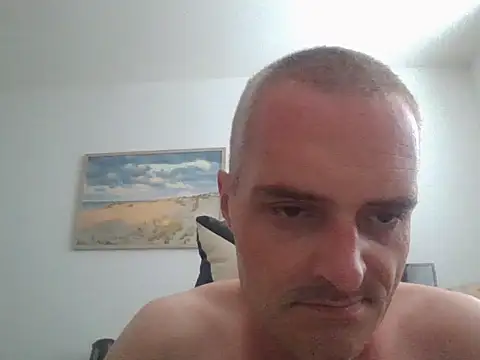 Snapshot of april_patrik chatting on July 1, 2026, 12:18 pm april patrik online show from July 1, 2026, 12:18 pm