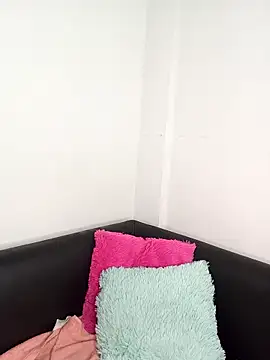 LoanaSantos online show from October 26, 2025, 8:59 pm