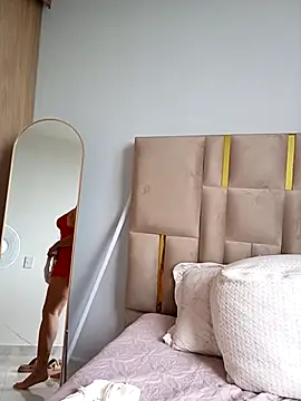 LoanaSantos online show from November 29, 2025, 9:07 pm