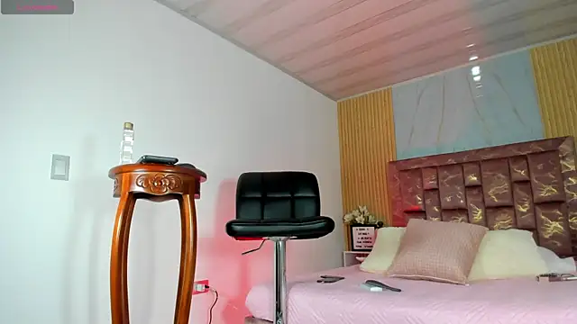 Snapshot of Isabella_Haddad chatting on October 31, 2025, 4:24 am Isabella Haddad online show from October 31, 2025, 4:24 am