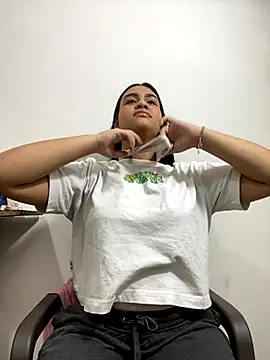 miawhithee online show from November 27, 2025, 1:40 am